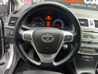Toyota Avensis SW 2014 - 11900 EUR, 183000 km - AUTO.MOTO.pt - 183000km - foto 6 de 20