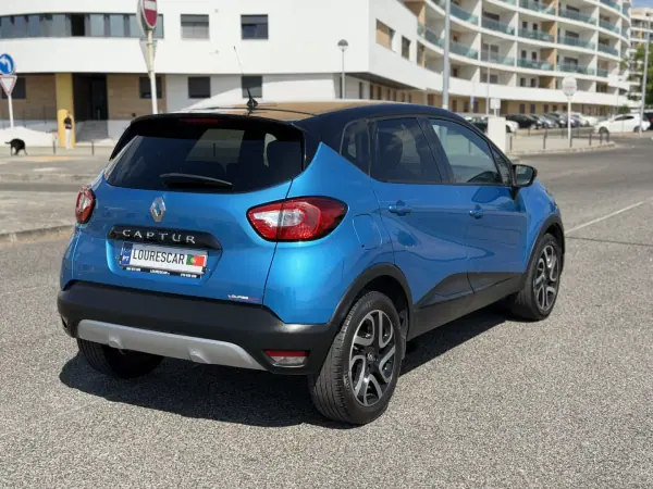 Renault Captur 2017 - 12995 EUR, 103000 km - AUTO.MOTO.pt - 103000km - foto 32 de 38
