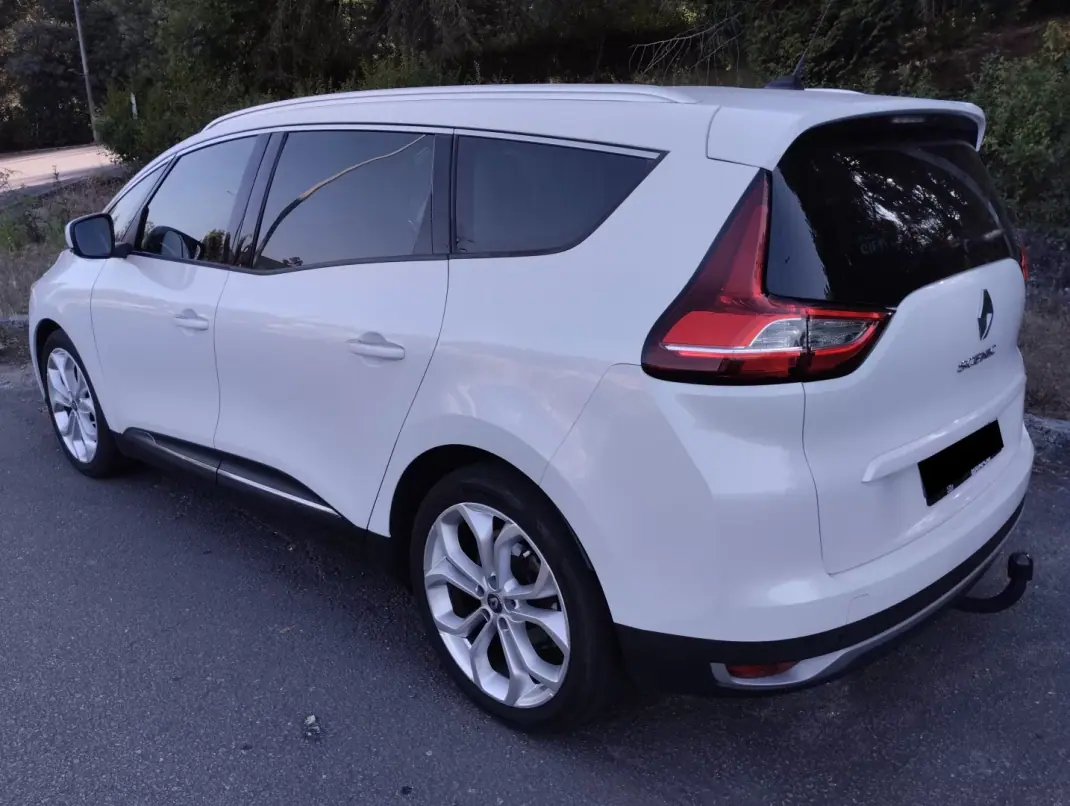 Renault Grand Scénic 2017 - 13750 EUR, 200000 km - 200000km - foto 5 de 27