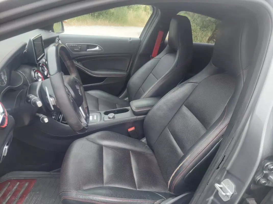 Mercedes-Benz A 45 AMG 2014 - 22800 EUR, 219800 km - AUTO.MOTO.pt - 219800km - foto 9 de 13