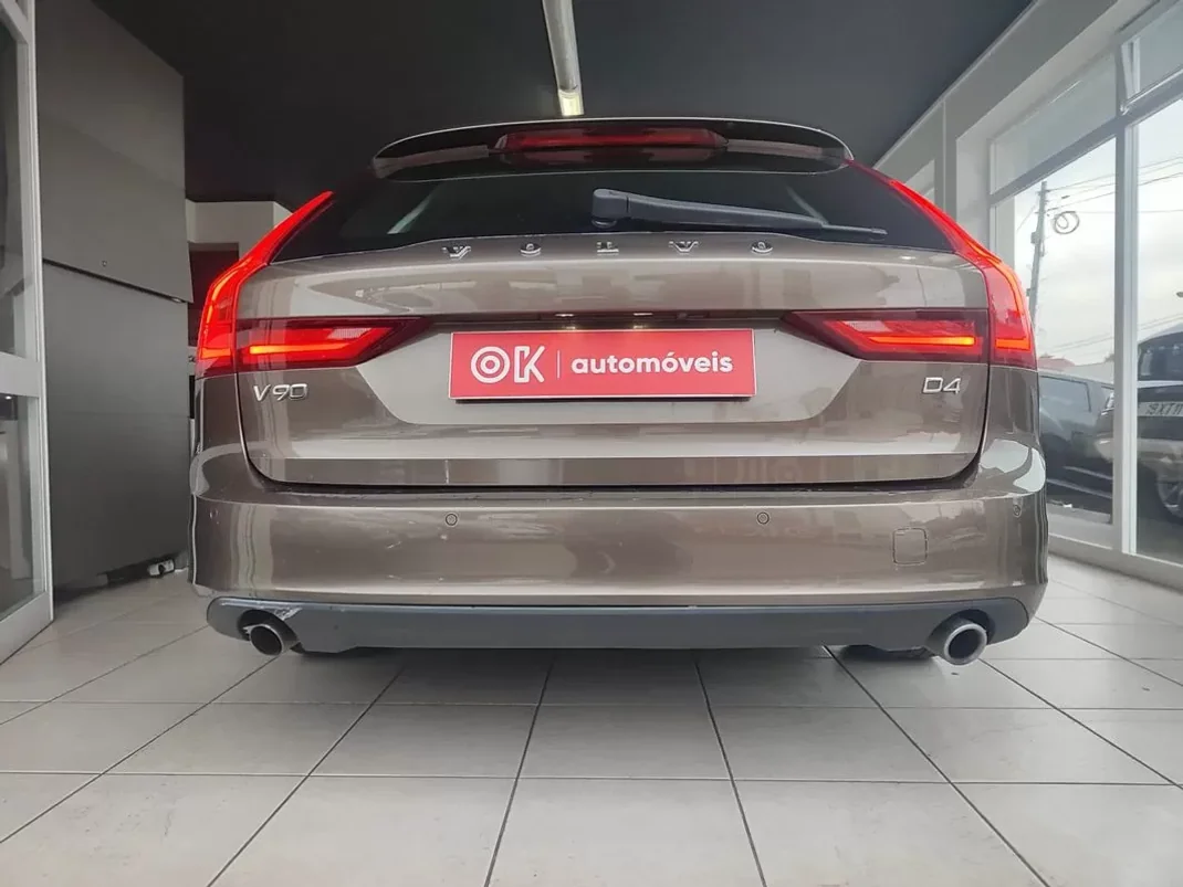 Volvo V90 2017 - 23500 EUR, 131000 km - AUTO.MOTO.pt - 131000km - foto 8 de 39