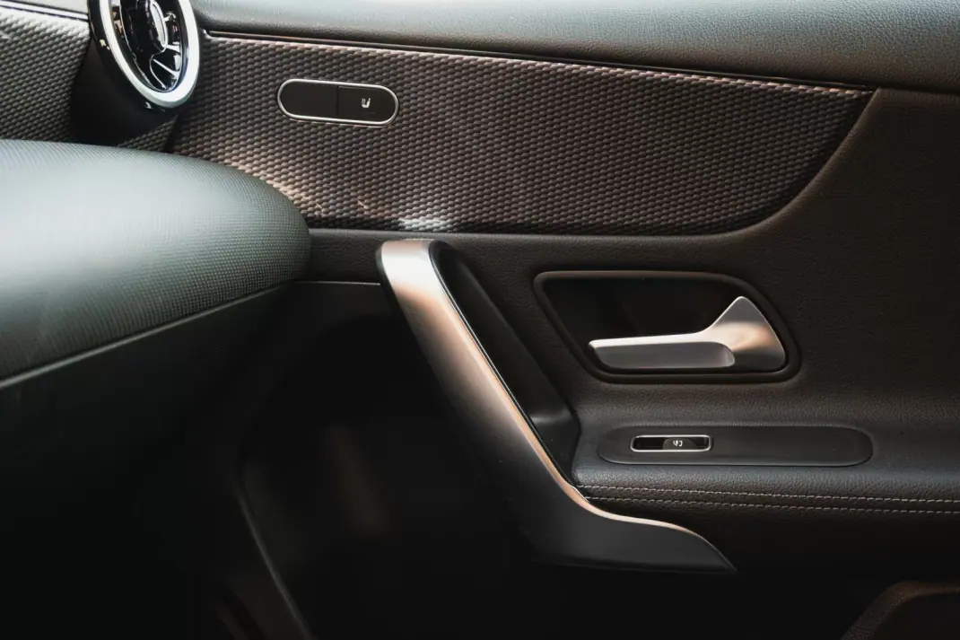 Mercedes-Benz A 250 2022 - 25000 EUR, 124440 km - AUTO.MOTO.pt - 124440km - foto 21 de 24