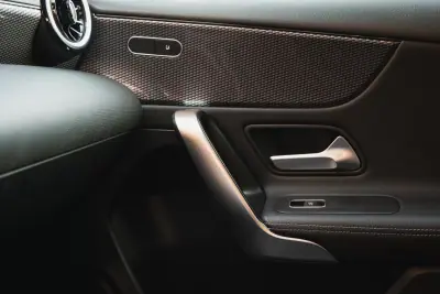 Mercedes-Benz A 250 2022 - 25000 EUR, 124440 km - AUTO.MOTO.pt - 124440km - foto 21 de 24