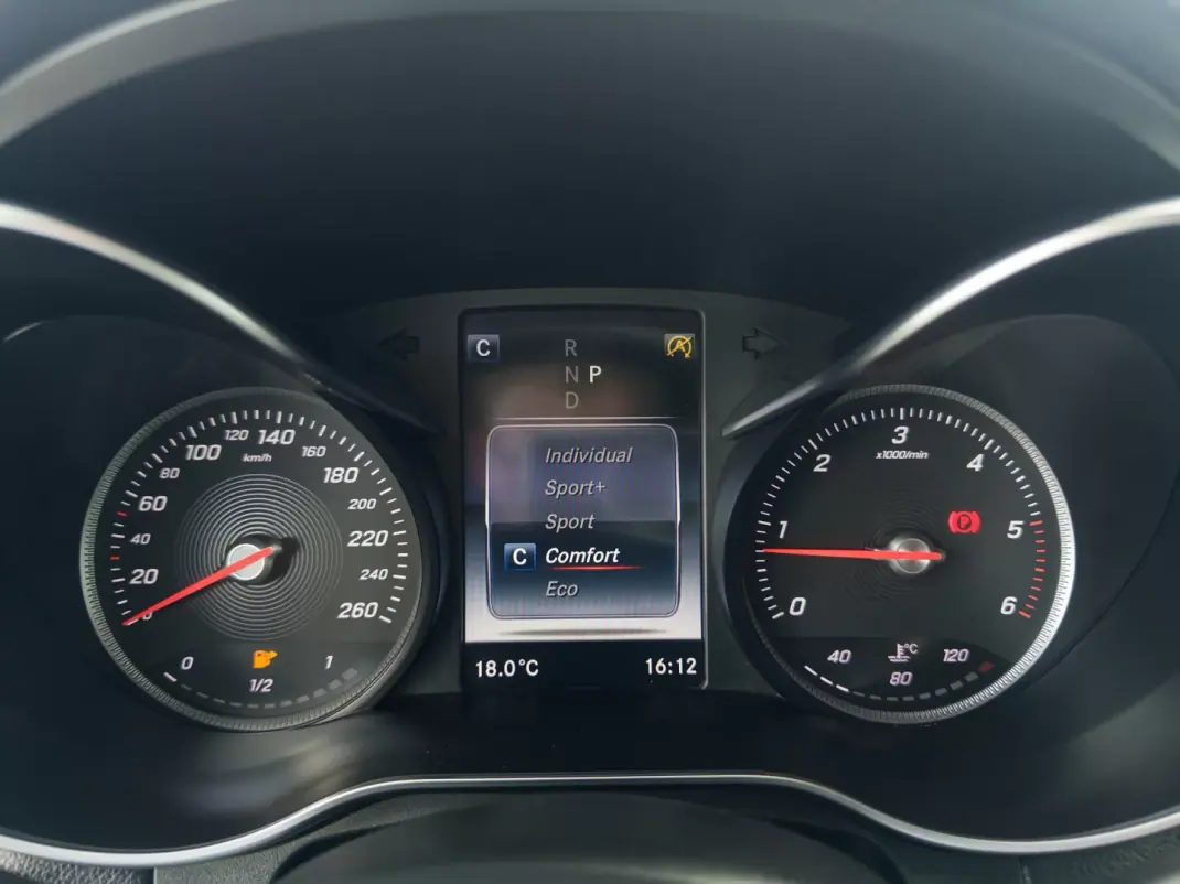 Mercedes-Benz GLC 220 2016 - 37990 EUR, 180000 km - AUTO.MOTO.pt - 180000km - foto 39 de 45