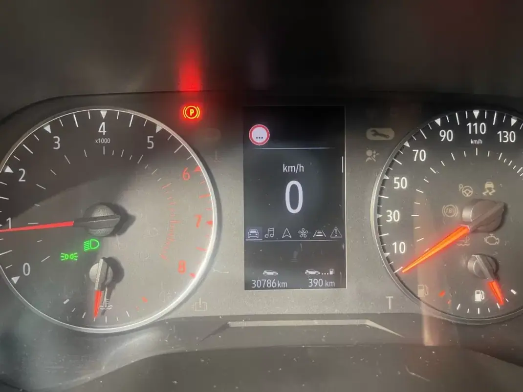 Renault Clio 2019 - 14480 EUR, 30000 km - AUTO.MOTO.pt - 30000km - foto 40 de 50