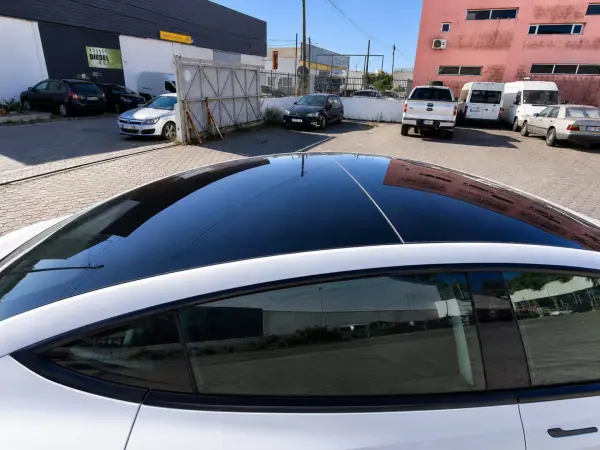 Tesla Model 3 2024 - 29900 EUR, 36500 km - AUTO.MOTO.pt - 36500km - foto 11 de 14