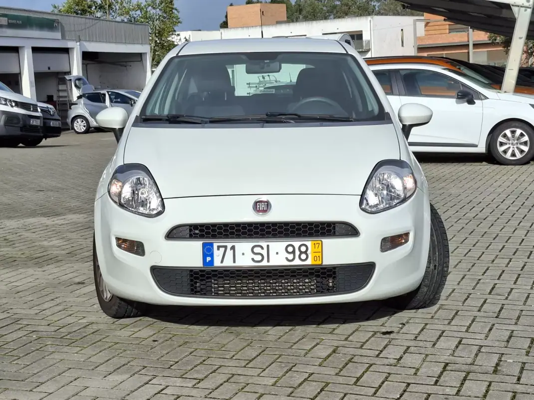 Fiat Punto 2017 - 8750 EUR, 114752 km - AUTO.MOTO.pt - 114752km - foto 3 de 26
