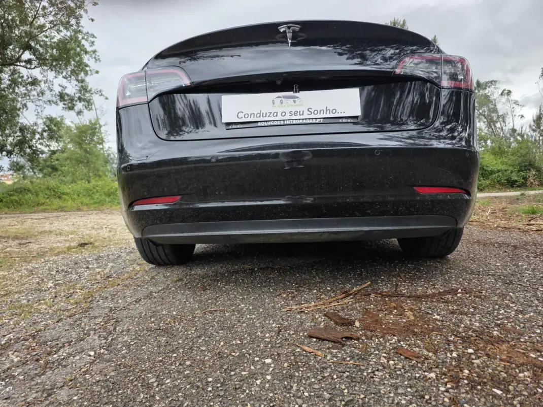 Tesla Model 3 2019 - 23900 EUR, 177000 km - AUTO.MOTO.pt - 177000km - foto 17 de 42