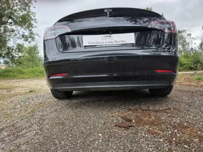 Tesla Model 3 2019 - 23900 EUR, 177000 km - AUTO.MOTO.pt - 177000km - foto 17 de 42