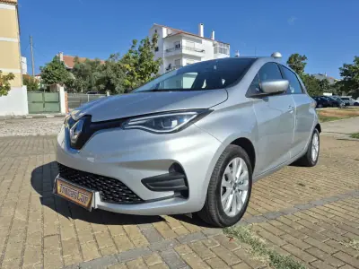 Renault Zoe 2020 - 12750 EUR, 133250 km - AUTO.MOTO.pt - 133250km - foto 3 de 29
