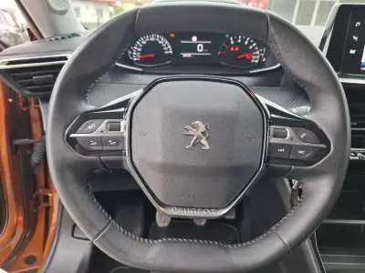 Peugeot 2008 2021 - 14650 EUR, 92750 km - AUTO.MOTO.pt - 92750km - foto 24 de 32
