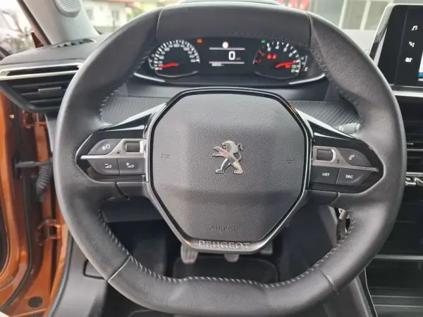 Peugeot 2008 2021 - 14650 EUR, 92750 km - AUTO.MOTO.pt - 92750km - foto 24 de 32