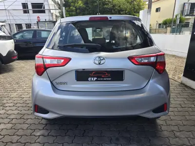 Toyota Yaris 2020 - 13490 EUR, 130000 km - AUTO.MOTO.pt - 130000km - foto 3 de 14