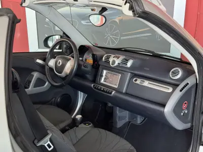 Smart Fortwo Cabrio 2012 - 8990 EUR, 101606 km - AUTO.MOTO.pt - 101606km - foto 14 de 19