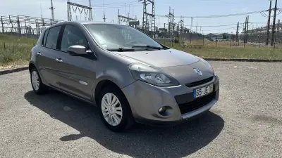 Renault Clio 2010 - 3650 EUR, 202000 km - AUTO.MOTO.pt - 202000km - foto 3 de 15