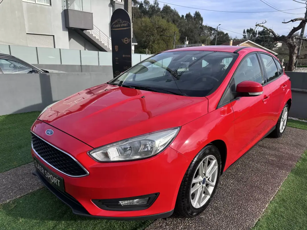 Ford Focus 2017 - 9900 EUR, 190000 km - AUTO.MOTO.pt - 190000km - foto 3 de 50