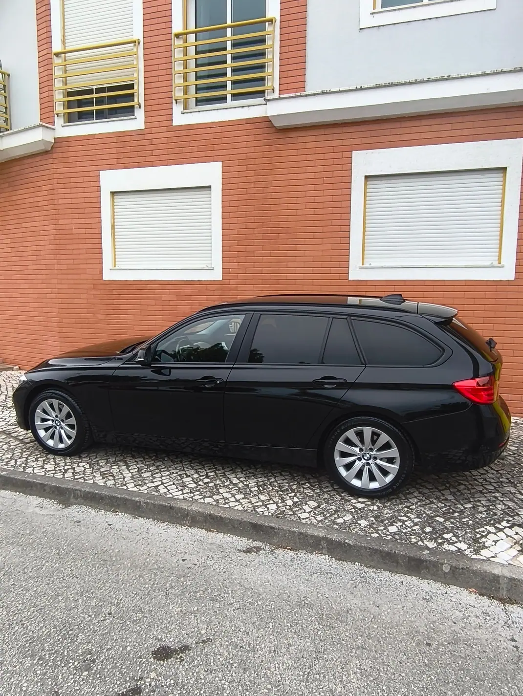 BMW 316 2014 - 13900 EUR, 280000 km - 280000km - foto 2 de 15