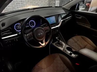 Kia Niro 2020 - 17490 EUR, 168000 km - AUTO.MOTO.pt - 168000km - foto 12 de 21