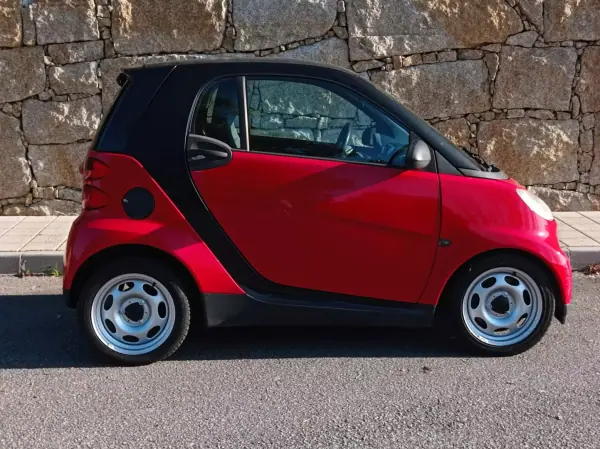 Smart Fortwo Cabrio 2010 - 6790 EUR, 109000 km - AUTO.MOTO.pt - 109000km - foto 3 de 9