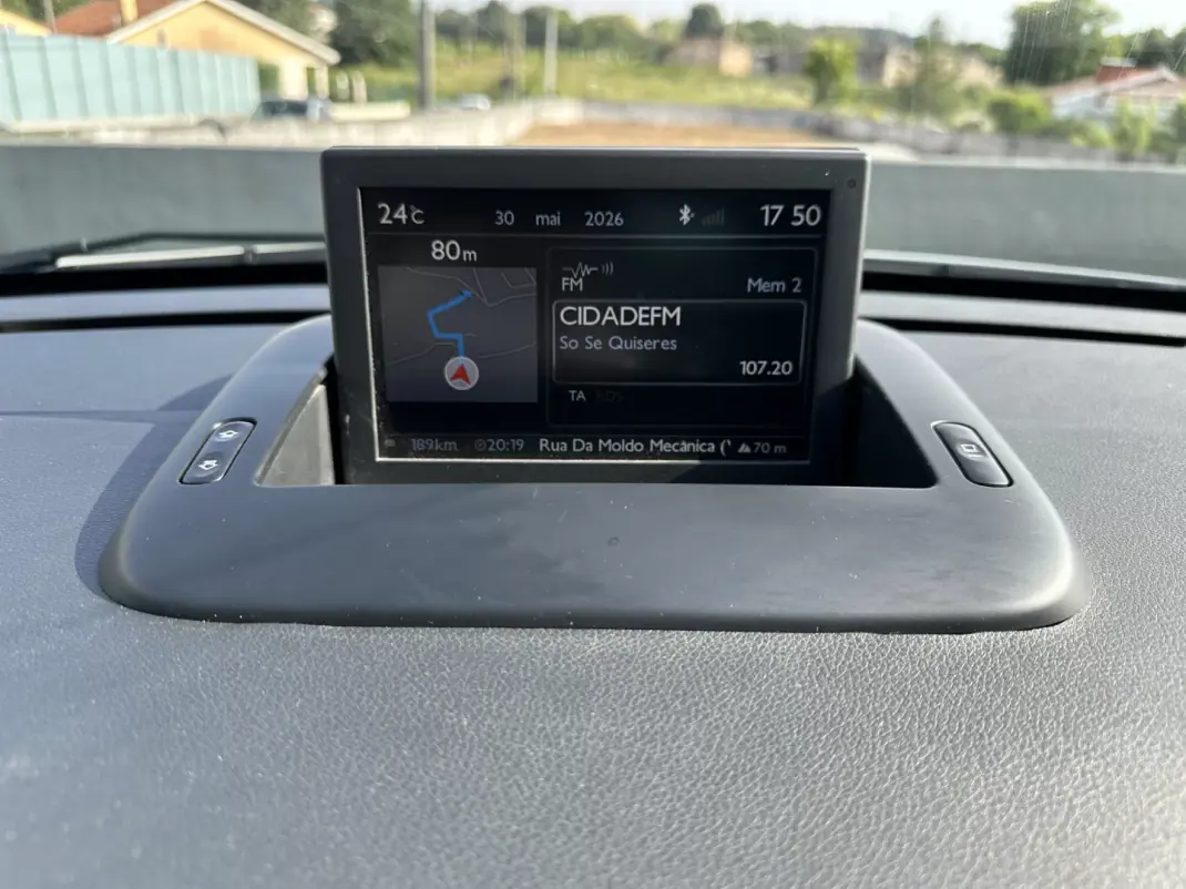 Peugeot 3008 2014 - 8900 EUR, 220000 km - AUTO.MOTO.pt - 220000km - foto 43 de 62