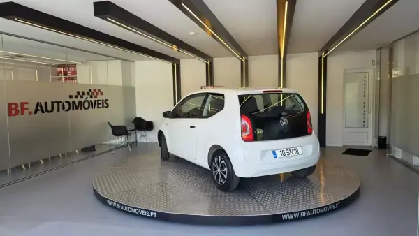 Volkswagen Up! 2016 — foto 3 de 49