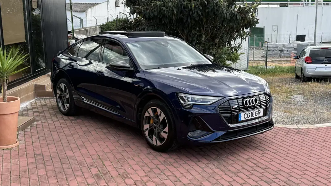 Audi e-tron Sportback 2022 - 32990 EUR, 82000 km - AUTO.MOTO.pt - 82000km - foto 17 de 43