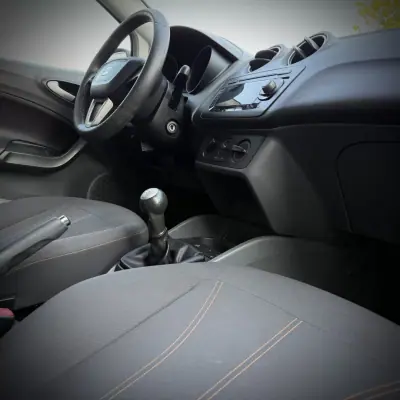SEAT Ibiza 2011 - 5900 EUR, 204000 km - AUTO.MOTO.pt - 204000km - foto 17 de 20