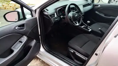 Renault Clio 2020 - 13500 EUR, 149999 km - AUTO.MOTO.pt - 149999km - foto 14 de 37