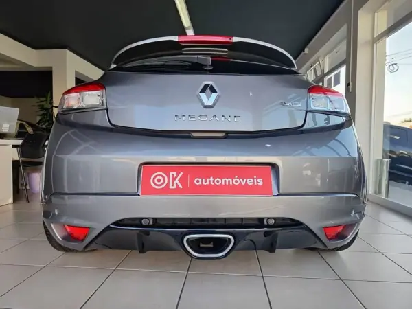 Renault Mégane Coupe 2010 - 18950 EUR, 157000 km - AUTO.MOTO.pt - 157000km - foto 9 de 39