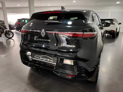 Renault Mégane E-Tech 2022 - 27990 EUR, 40000 km - AUTO.MOTO.pt - 40000km - foto 18 de 47