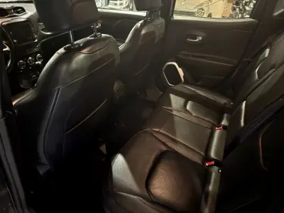 Jeep Renegade 2018 - 18900 EUR, 75000 km - AUTO.MOTO.pt - 75000km - foto 8 de 19
