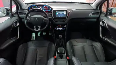 Peugeot 2008 2015 - 11490 EUR, 92490 km - AUTO.MOTO.pt - 92490km - foto 24 de 72