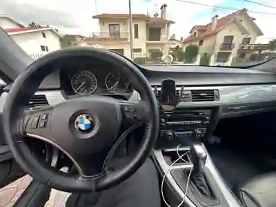BMW 320 2009 - 11000 EUR, 240 km - AUTO.MOTO.pt - 240km - foto 2 de 8