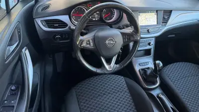 Opel Astra Sports Tourer 2019 - 9400 EUR, 159000 km - 159000km - foto 9 de 12