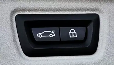 BMW 318 2020 - 28999 EUR, 100000 km - AUTO.MOTO.pt - 100000km - foto 16 de 35