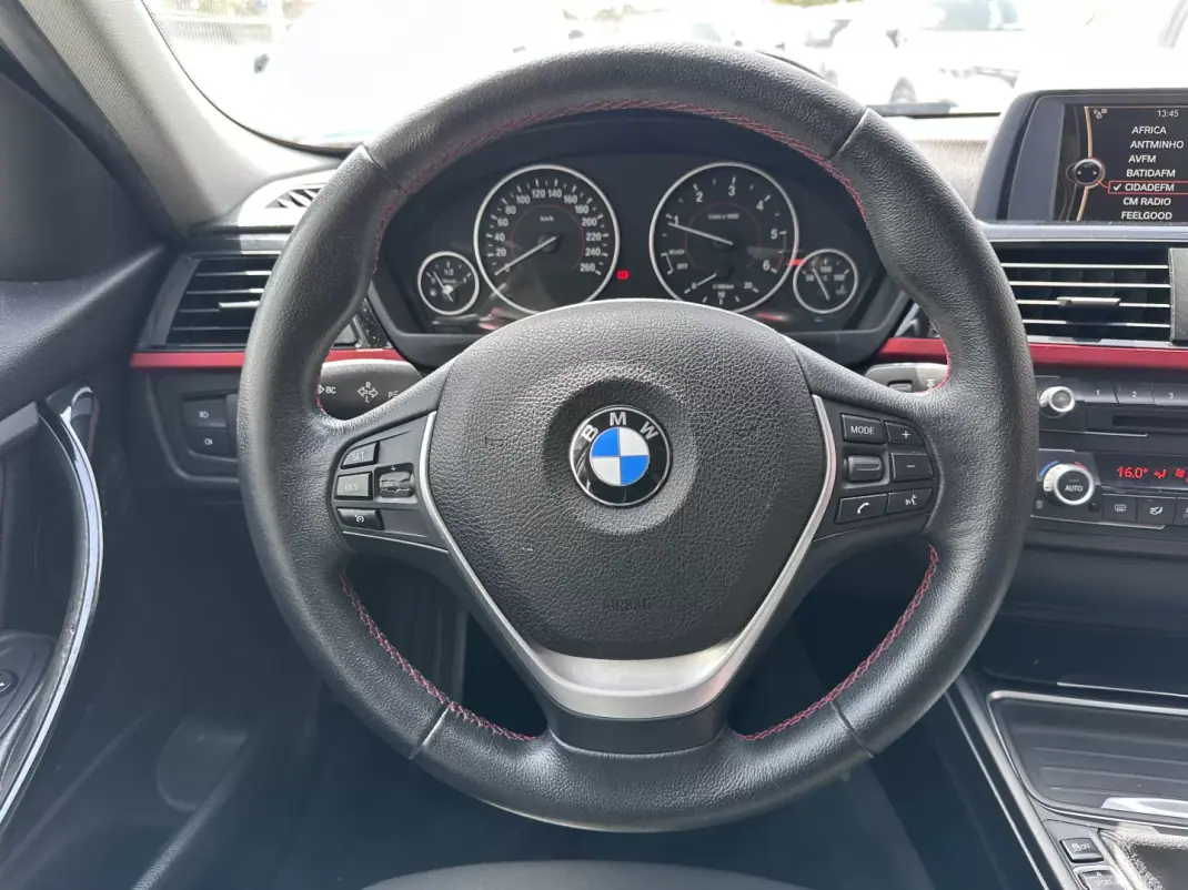 BMW 318 2014 - 12900 EUR, 200000 km - AUTO.MOTO.pt - 200000km - foto 33 de 52