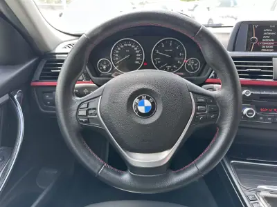 BMW 318 2014 - 12900 EUR, 200000 km - AUTO.MOTO.pt - 200000km - foto 33 de 52