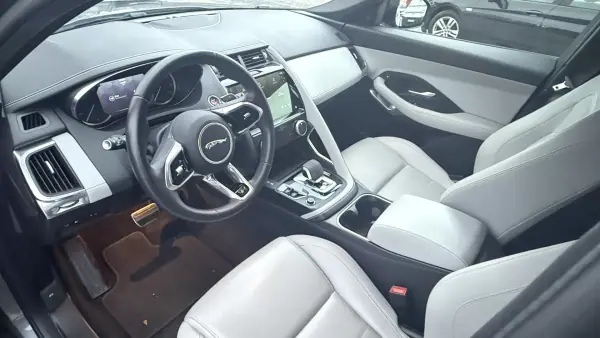 Jaguar E-Pace 2023 - 45500 EUR, 40380 km - AUTO.MOTO.pt - 40380km - foto 5 de 38