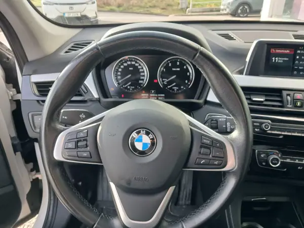 BMW X1 2018 - 18750 EUR, 225000 km - AUTO.MOTO.pt - 225000km - foto 17 de 27