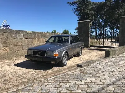 Volvo 244 1987 - 10500 EUR, 317000 km - AUTO.MOTO.pt - 317000km - foto 12 de 41