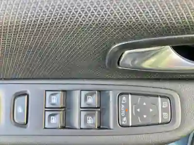 Renault Clio Sport Tourer 2019 - 9100 EUR, 178600 km - AUTO.MOTO.pt - 178600km - foto 13 de 16