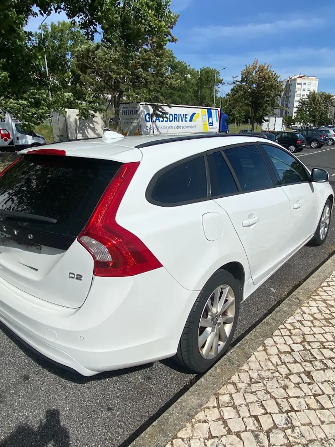 Volvo V60 2015 - 9500 EUR, 206100 km - AUTO.MOTO.pt - 206100km - foto 2 de 14