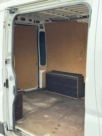 Peugeot 2020 - 16950 EUR, 100000 km - AUTO.MOTO.pt - 100000km - foto 12 de 24