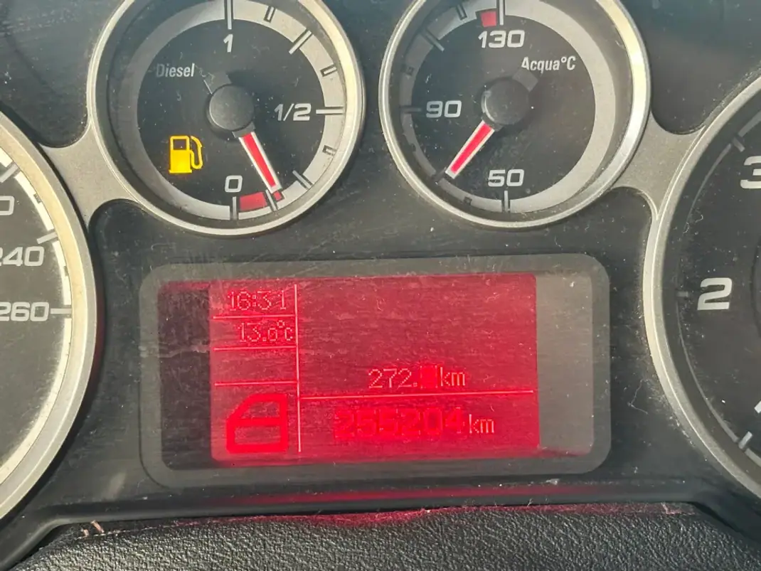 Alfa Romeo MiTo 2010 - 5990 EUR, 255200 km - 255200km - foto 11 de 19