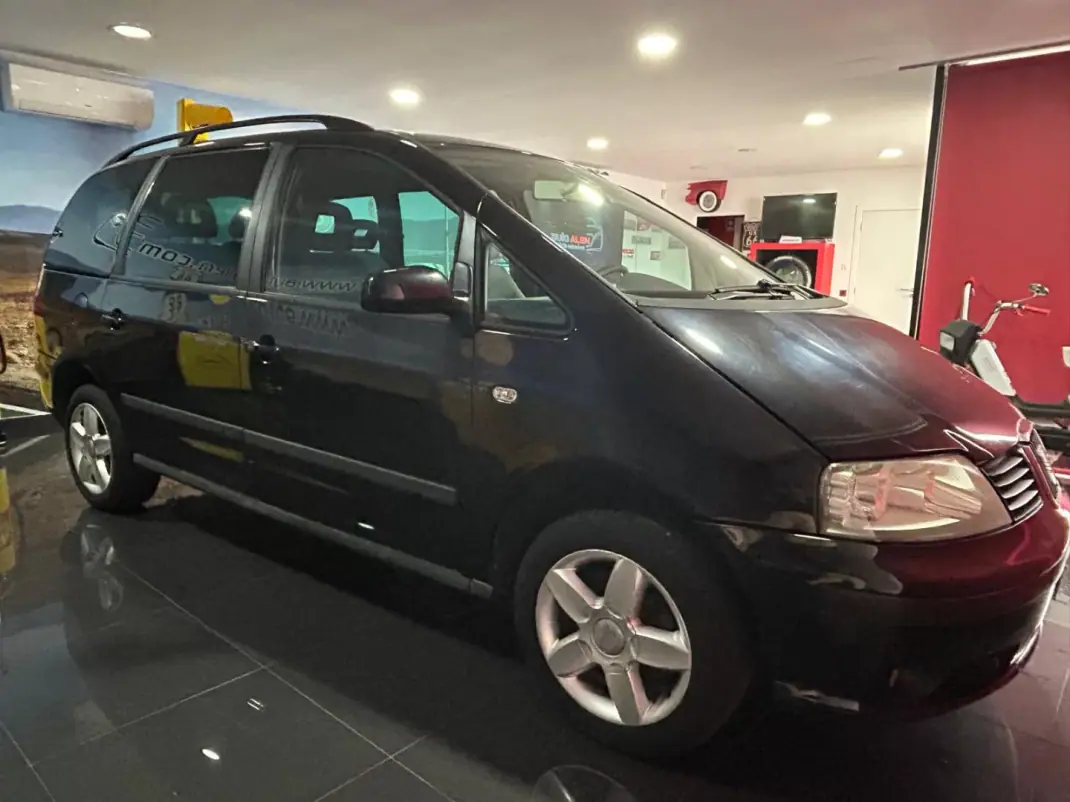 SEAT Alhambra 2008 - 8450 EUR, 265000 km - AUTO.MOTO.pt - 265000km - foto 7 de 14