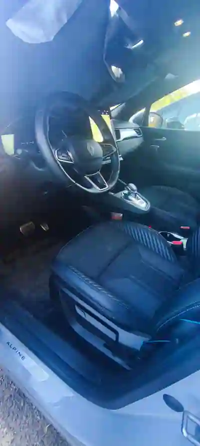Renault Symbioz 2024 - 27000 EUR, 38300 km - foto 4 de 8