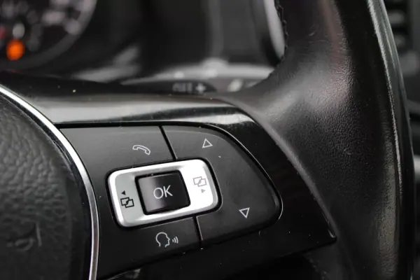 Volkswagen Amarok 2021 - 36990 EUR, 128000 km - AUTO.MOTO.pt - 128000km - foto 23 de 30