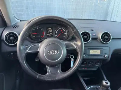 Audi A1 2012 - 8950 EUR, 229900 km - AUTO.MOTO.pt - 229900km - foto 7 de 22