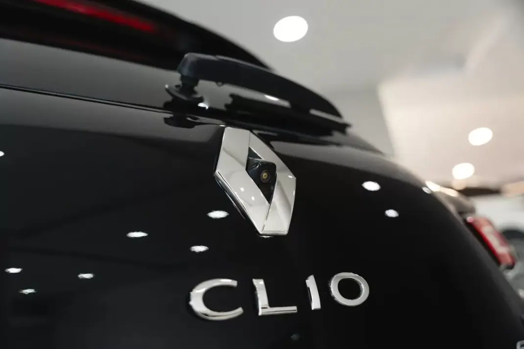 Renault Clio 2019 - 13950 EUR, 33271 km - 33271km - foto 19 de 59