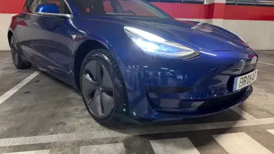 Tesla Model 3 2019 - 21900 EUR, 144900 km - AUTO.MOTO.pt - 144900km - foto 17 de 27